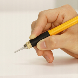 Zamontowane Ostrze Olfa KB4-NF/5 w AK-5